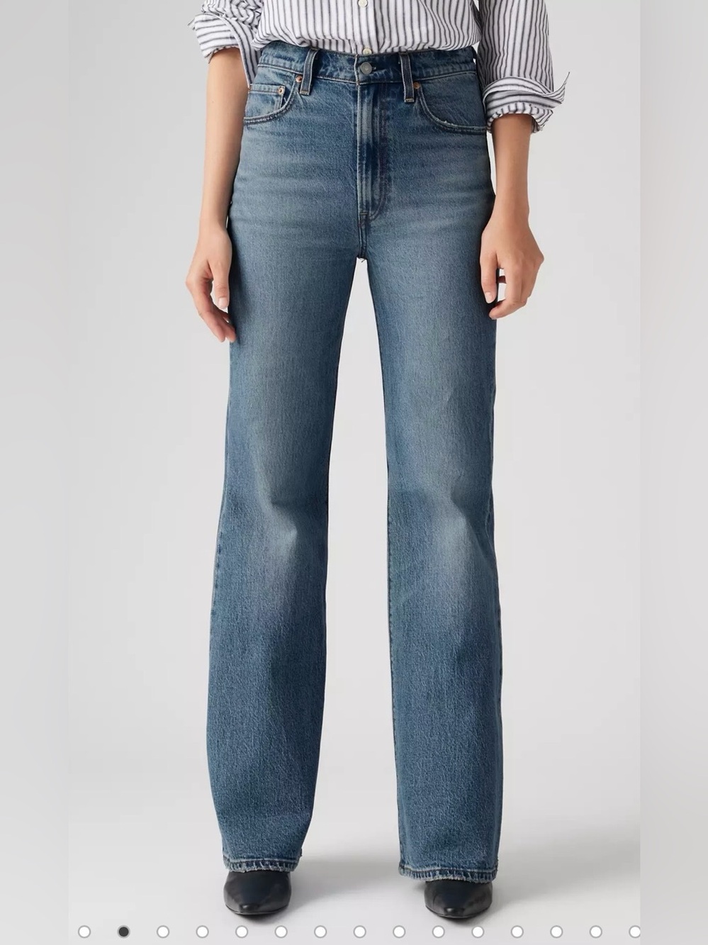 Levi's Premium Ribcage Bell High Rise Jeans - Picture 2 of 7